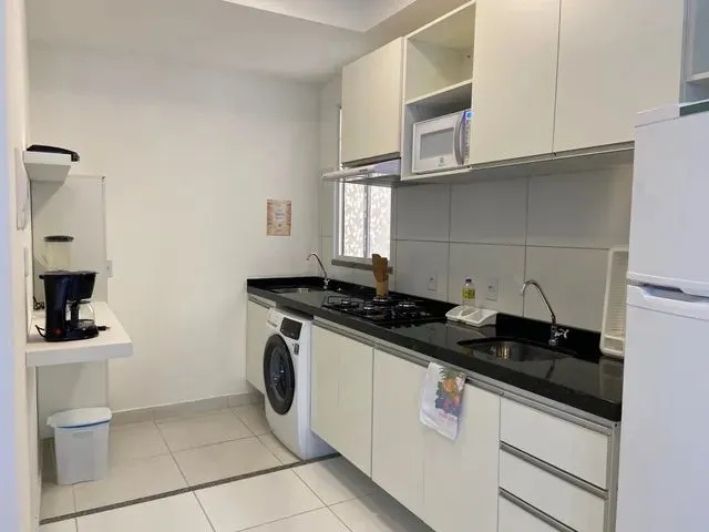Imagem: O apartamento possui 2 Dormitórios, 1 Banheiro, Acomodam 4