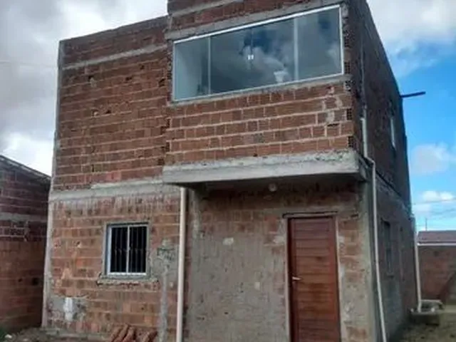 Imagem: A casa possui 2 Dormitórios, 2 Banheiros, 110m² de Área