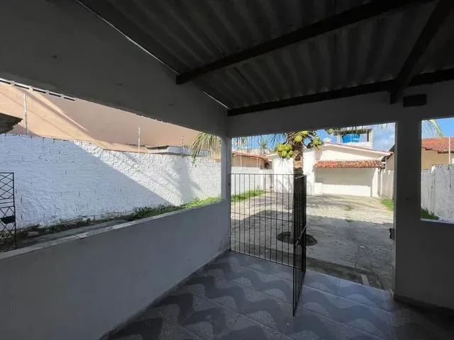 Imagem 4: Casa em Nova Parnamirim para Aluguel com 3 Quartos Sendo Uma Suíte