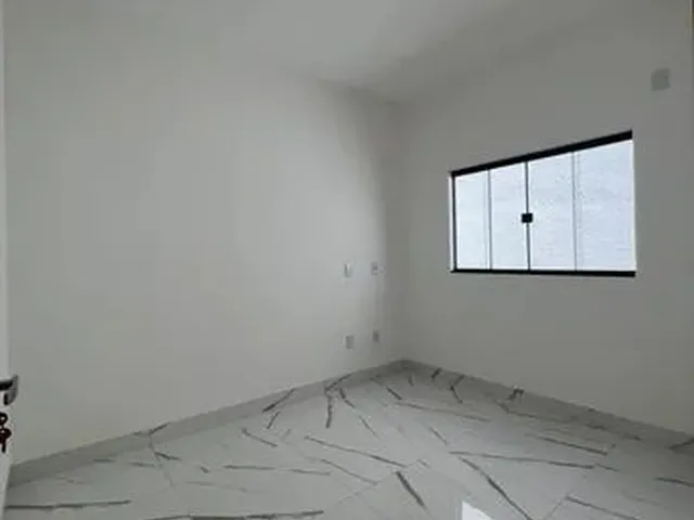 Imagem 1: Casa para Venda em Goiânia, Parque das Amendoeiras, 3 Dormitórios, 1 Suíte, 2