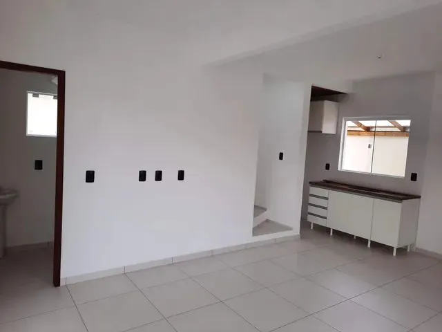Imagem 8: Casa para Aluguel Anual com 3 Dormitórios, Sendo Uma Suíte no Campeche-Florianópolis/Sc