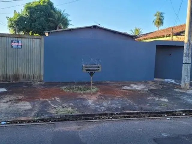 Imagem 1: Casa Bairro Silvia Regina. 1 Suíte com Armário Mais 1 Quartos, e Etc com Varanda
