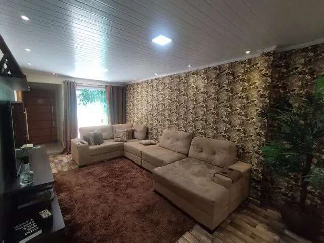 Imagem: A casa possui 2 Dormitórios, 2 Banheiros, 100m² de Área