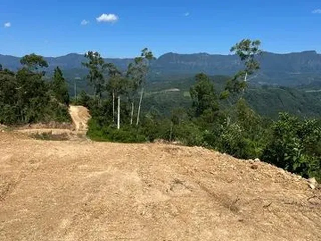 Imagem 2: Terreno em Anitapolis com Vista para a Serra Geral