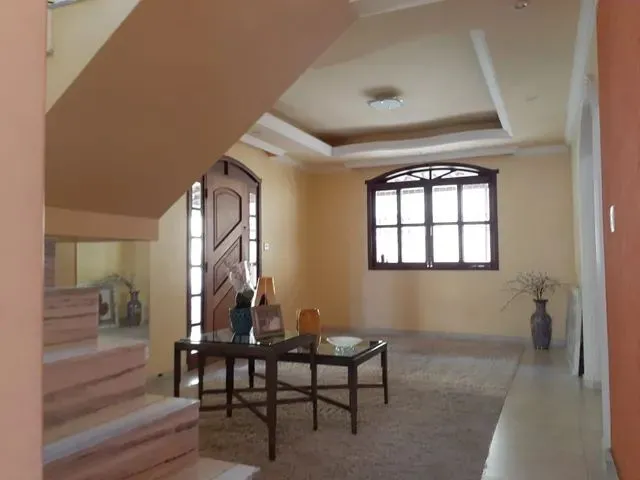 Imagem: Casa À Venda, 4 Quartos, 1 Suíte, 1 Vaga