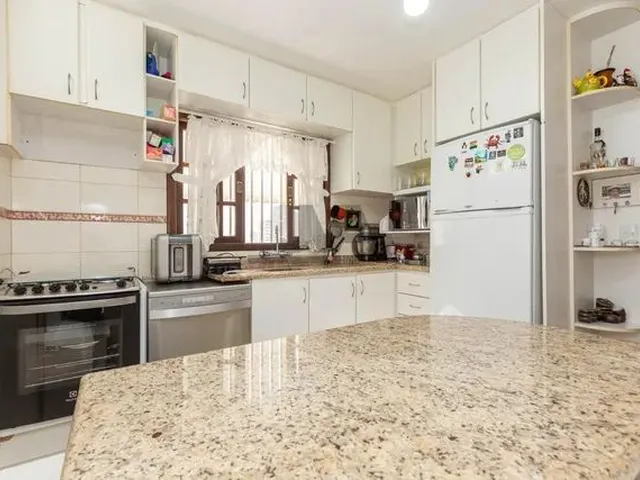 Imagem 5: Sobrado para Venda em Curitiba, Capão da Imbuia, 3 Dormitórios, 1 Suíte, 2 Banheiros