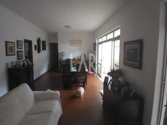 Imagem: Casa À Venda, 6 Quartos, 2 Suítes, 3 Vagas
