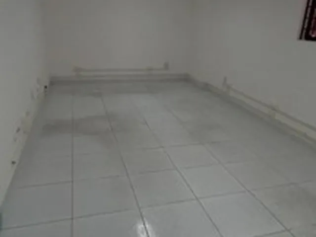 Imagem 2: Ampla Sala com 51M2, 3 Ambientes, Recepção, Copa e Wc, Centro, Locação