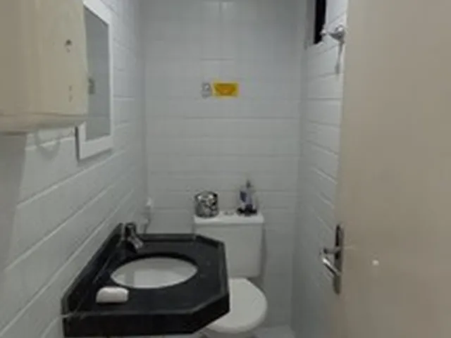 Imagem 7: Ampla Sala com 51M2, 3 Ambientes, Recepção, Copa e Wc, Centro, Locação