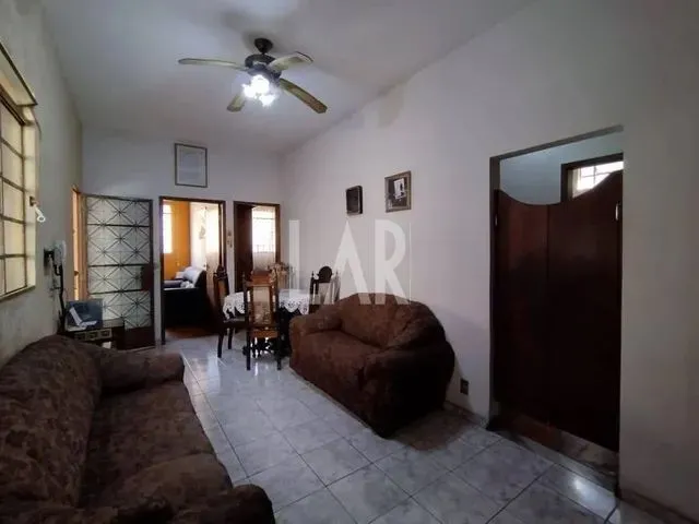 Imagem: Casa À Venda, 4 Quartos, 1 Suíte, 3 Vagas