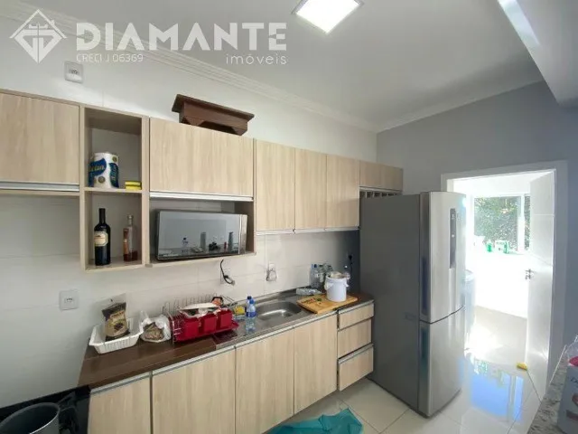 Imagem 6: Apartamento no Centro com Elevador e 02 Vagas de Garagem