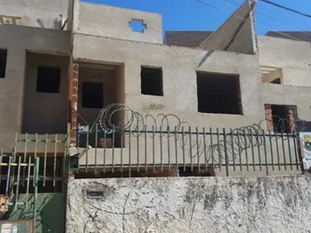 Imagem 2: Casa Geminada com Entrada Individual e 3 Quartos, Suíte e 2 Vagas no Bairro Planalto