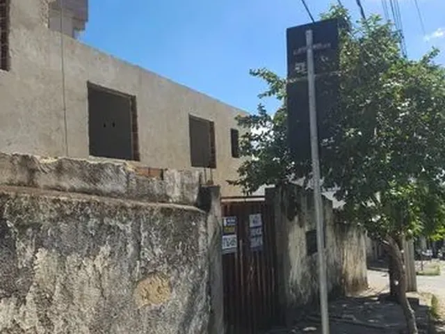 Imagem 3: Casa Geminada com Entrada Individual e 3 Quartos, Suíte e 2 Vagas no Bairro Planalto