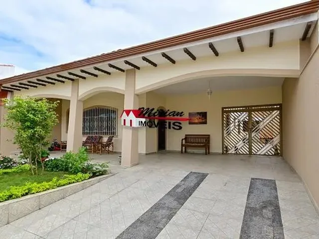 Imagem 1: Casa Próximo a Praia em Bairro Nobre