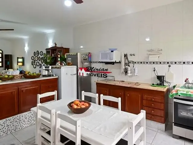Imagem 3: Casa Próximo a Praia em Bairro Nobre
