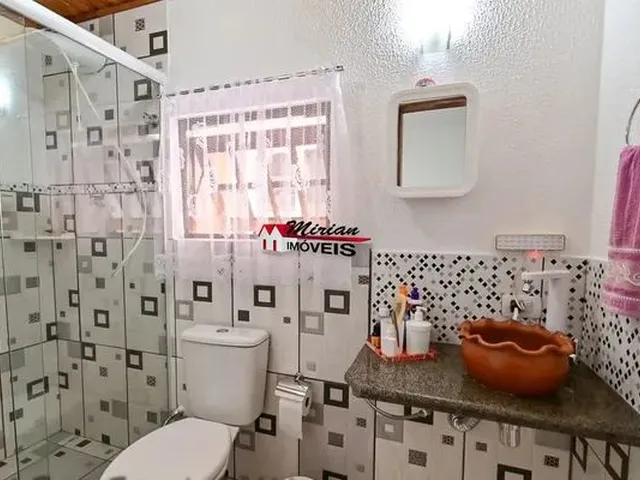 Imagem 2: Casa Próximo a Praia em Bairro Nobre