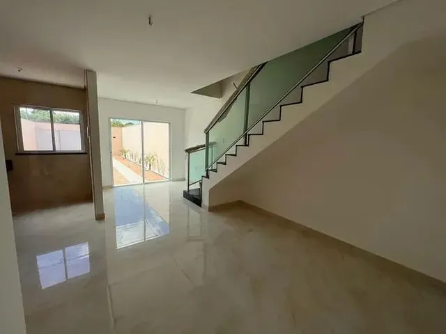 Imagem 2: Casa para Venda com 92 Metros Quadrados com 3 Quartos em Centro - Eusébio - Ce