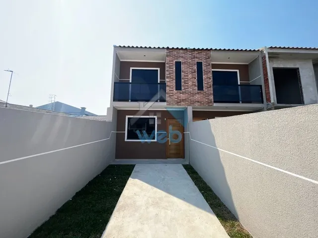 Imagem 1: Sobrado À Venda na Região do Vitória Régia, no Bairro Cic, com Dois Quartos, Sala
