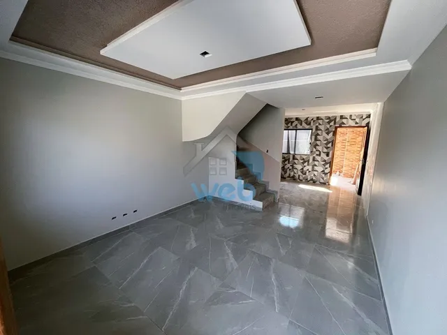 Imagem 2: Sobrado À Venda na Região do Vitória Régia, no Bairro Cic, com Dois Quartos, Sala