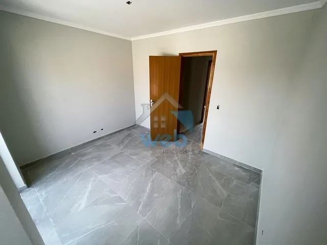 Imagem 3: Sobrado À Venda na Região do Vitória Régia, no Bairro Cic, com Dois Quartos, Sala