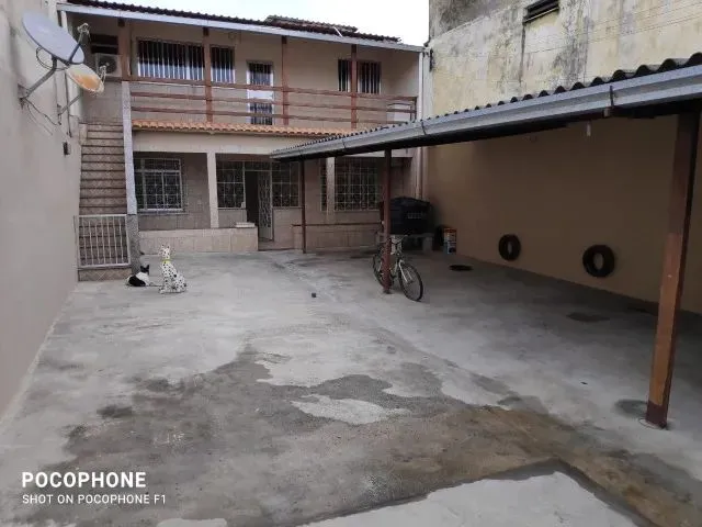 Imagem: Casa com 6 Quartos e Garagem em Nilópolis