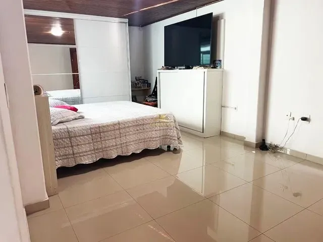 Imagem 5: Curitiba - Casa Padrão - Guabirotuba