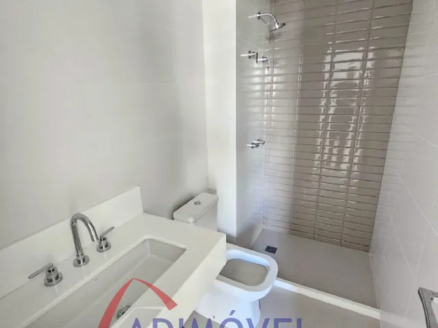 Imagem 2: Lançamento na Enseada do Suá!