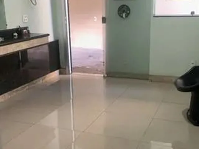 Imagem: Barracão, com 1 Qto, Sala, Cozinha, Área