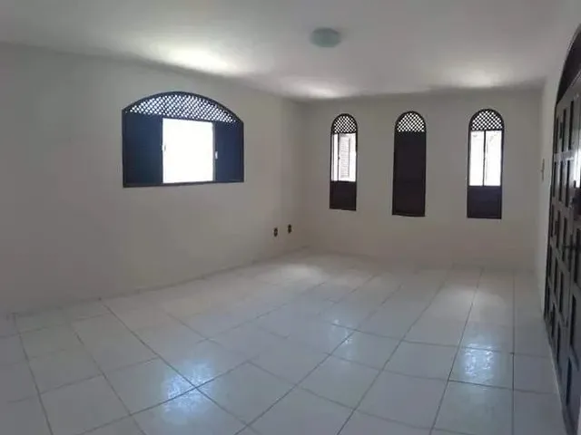 Imagem 3: Casa Grande com 4 Quartos e + 1 Casa Pequena