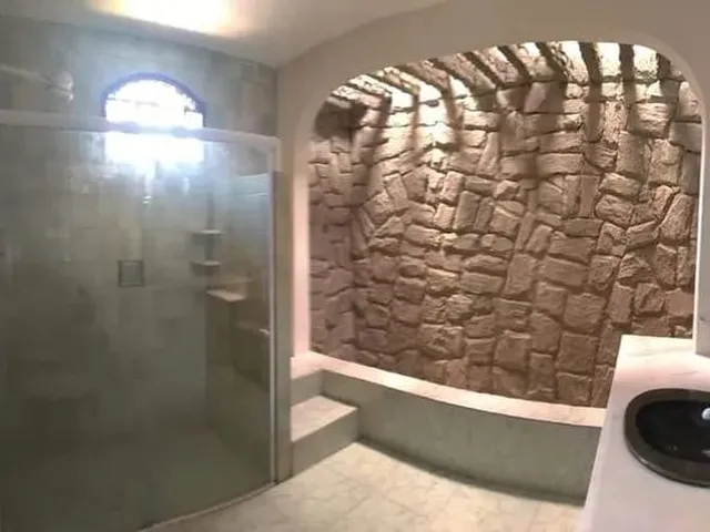 Imagem 2: Casa Grande com 4 Quartos e + 1 Casa Pequena