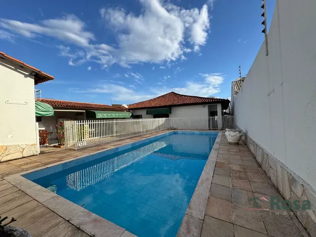 Imagem 4: Casa em rua fechada com segurança com excelente potencial para comercial/residencial no