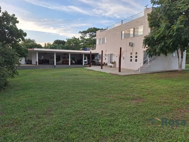 Imagem: A fazenda possui 3 Dormitórios, 3 Suítes, 4 Banheiros,
