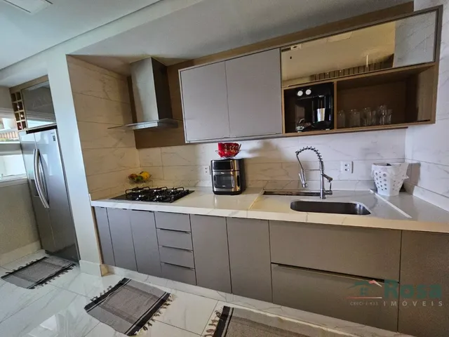 Imagem 2: Apartamento de luxo com lagoa e praia artificial para venda com móveis, próximo ao