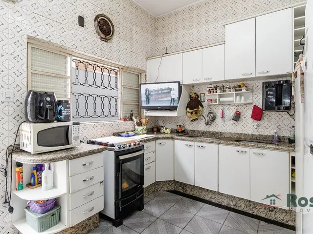 Imagem 2: Imóvel Amplo à Venda para Fins Residencial e Comercial, com 4 Quarto(s), sendo 1