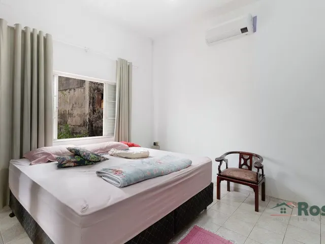 Imagem 5: Imóvel Amplo à Venda para Fins Residencial e Comercial, com 4 Quarto(s), sendo 1