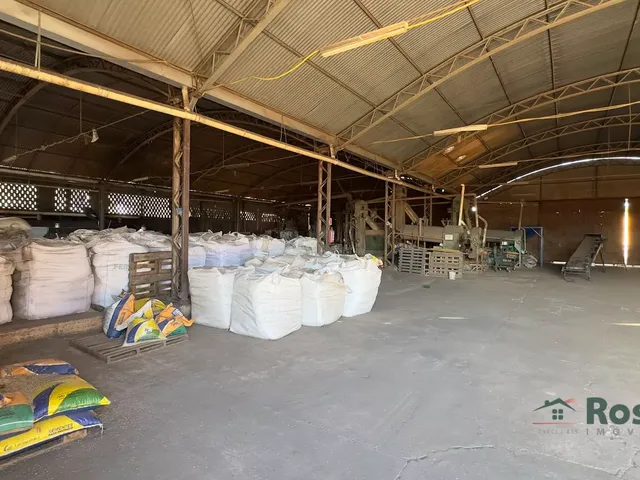 Imagem 10: Amplo Prédio Comercial com 5 Galpões, Sala de Reuniões, Refeitório e estacioamento