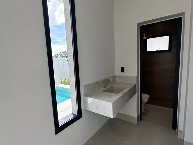 Imagem 1: Casa Térrea em condomínio Florais da Mata para venda, 3 suítes, Petrópolis, Várzea