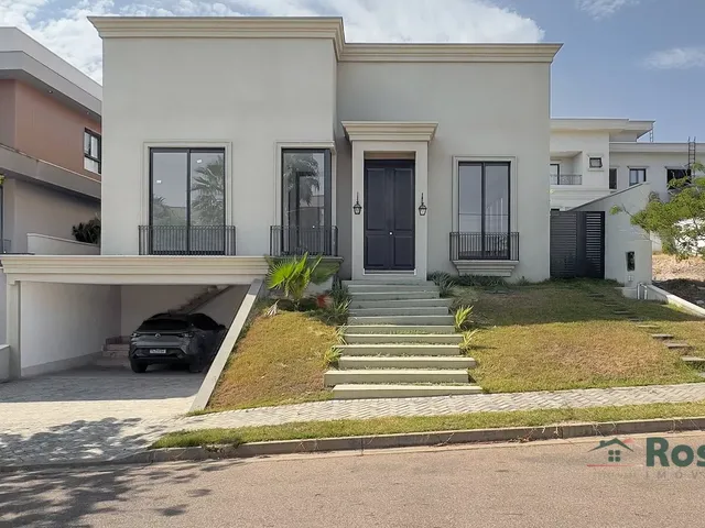 Imagem 1: Casa à venda fachada Neoclassica, com 4 suítes no CONDOMÍNIO VILLA JARDIM, Cuiabá