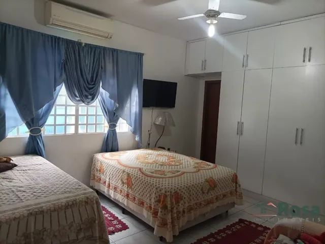Imagem 2: Casa para venda com 4 dormitórios, sendo/1 suíte, no Bairro Nossa Senhora Aparecida