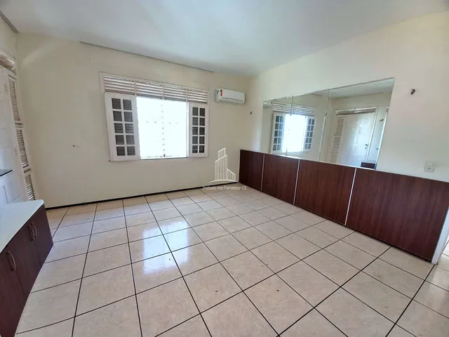 Imagem 2: CS2202-Casa Duplex com 5 suítes e piscina à venda no Parque Manibura