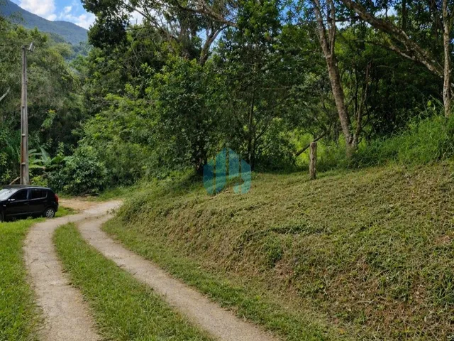 Imagem 4: Ótimo Terreno de Esquina, em Meio a Natureza, com Linda Vista, Encantada