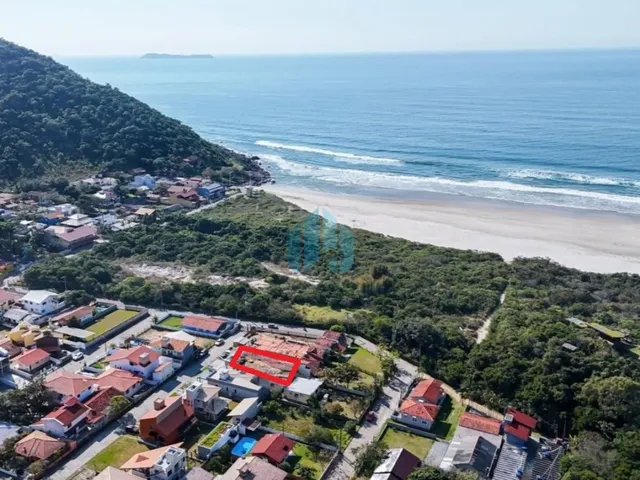 Imagem: O terreno possui 433m² de Área Privada e está localizado