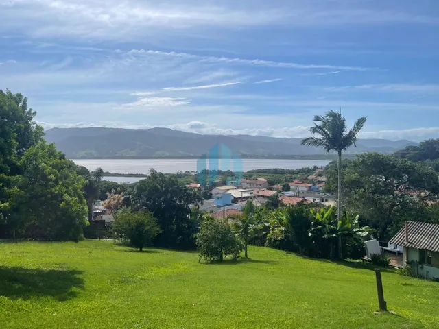 Imagem: O terreno possui 1.315m² de Área Privada e está