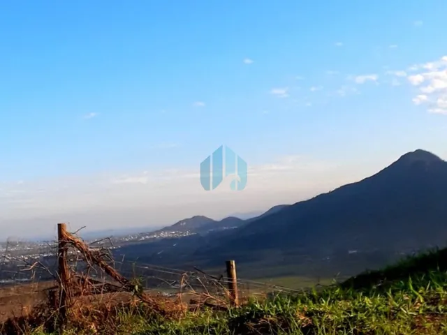 Imagem: Amplo Terreno, Encantada