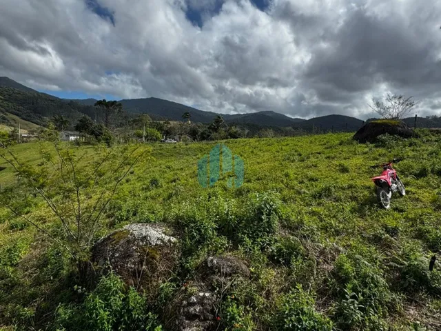 Imagem 6: Amplo Terreno, Águas Mornas