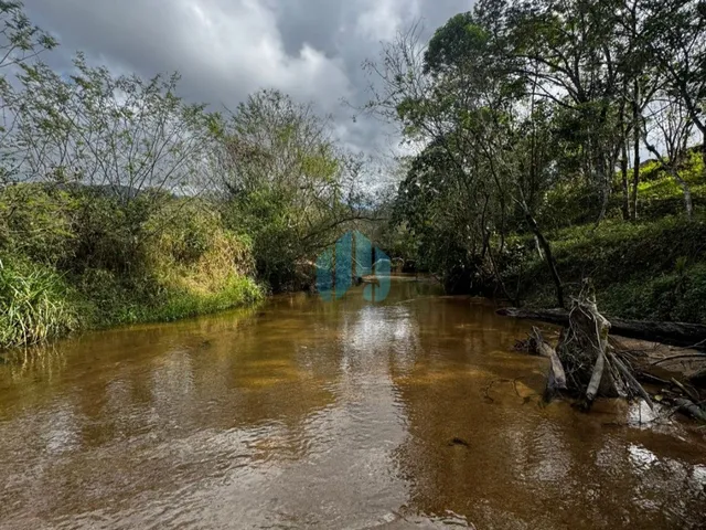 Imagem 9: Amplo Terreno, Águas Mornas