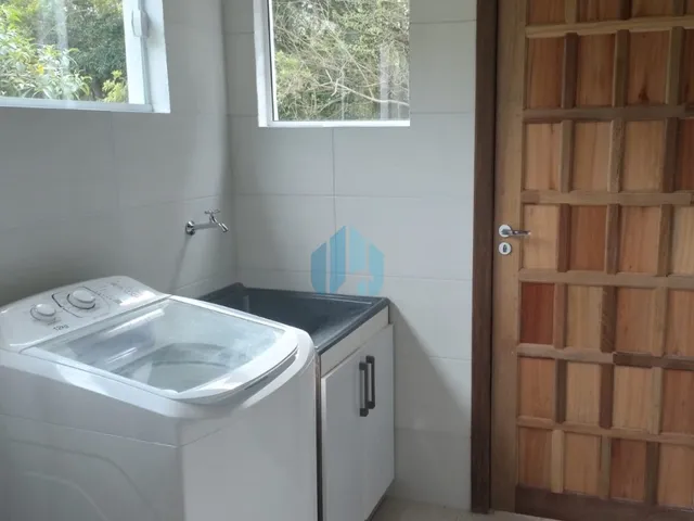 Imagem 13: Belo Imóvel Residencial e Comercial, com Cinco Residências, a 1,5 km da Praia do