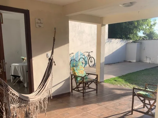 Imagem 9: Bela Casa com Amplo Pátio e Piscina, Próxima de Todo Comércio e Poucos Minutos das