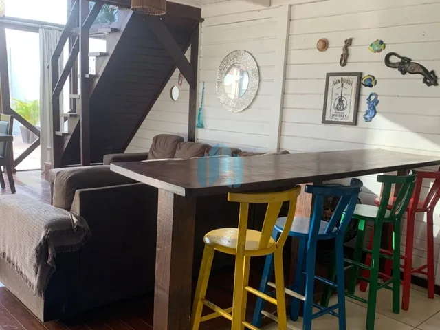 Imagem 5: Bela Casa com Amplo Pátio e Piscina, Próxima de Todo Comércio e Poucos Minutos das