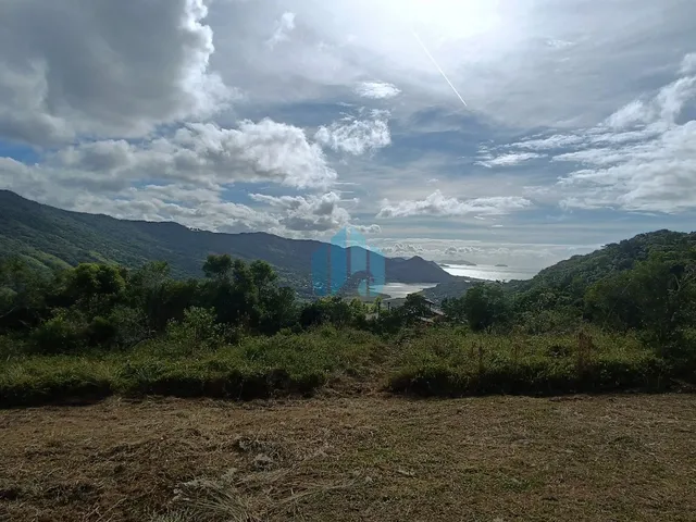 Imagem: Amplo Terreno de 1 Hectare, com Bela Vista